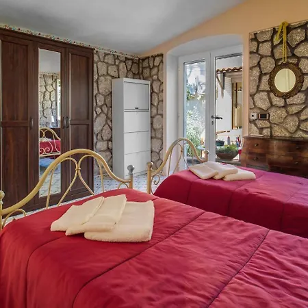 La Maison D'ileane Di Silvana By Italianhost