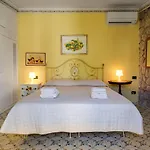 La Maison D'ileane Di Silvana By Italianhost Casa de Férias